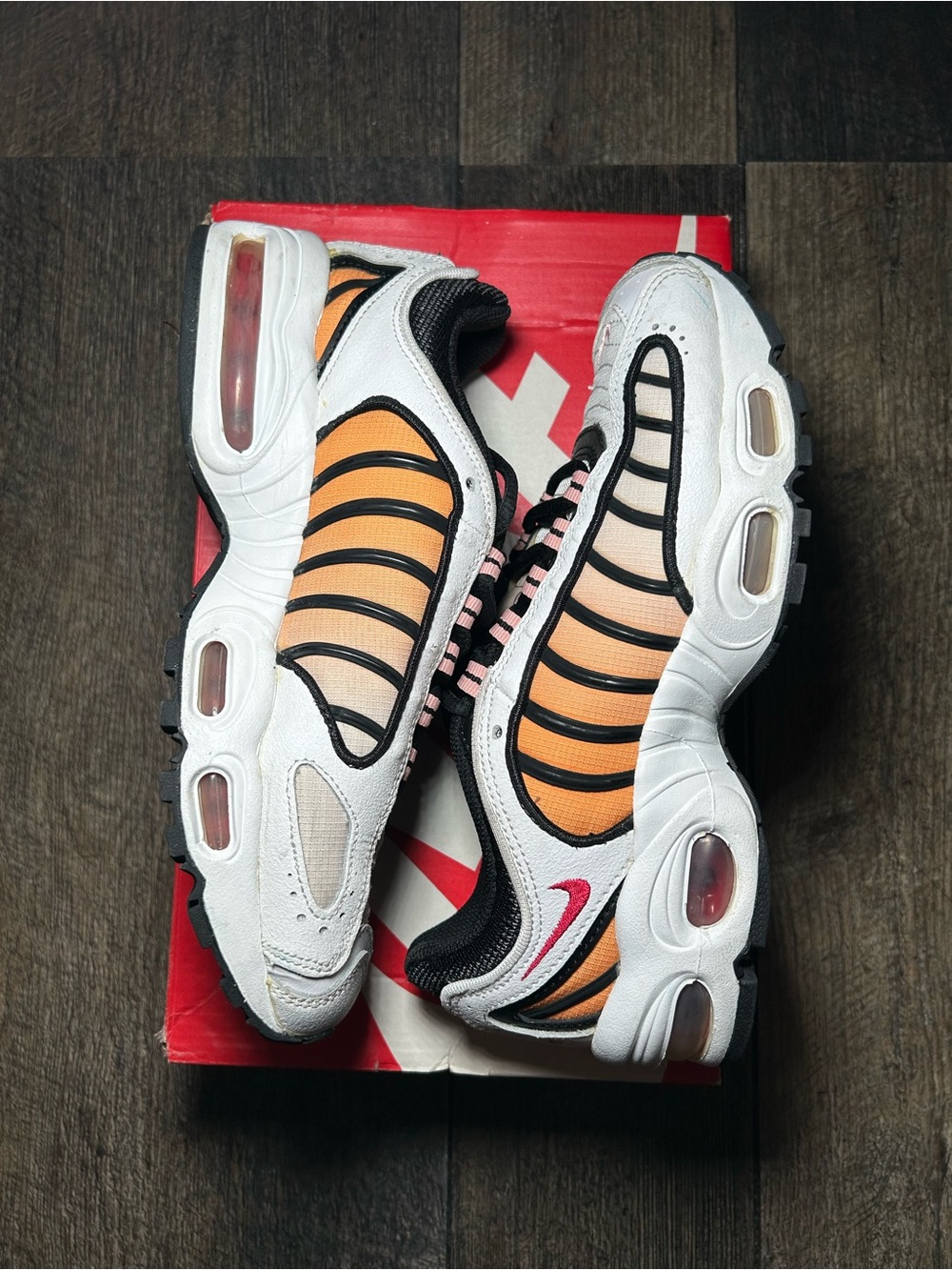 Nike Air Max “Tailwind IV” Size 8 Women’s